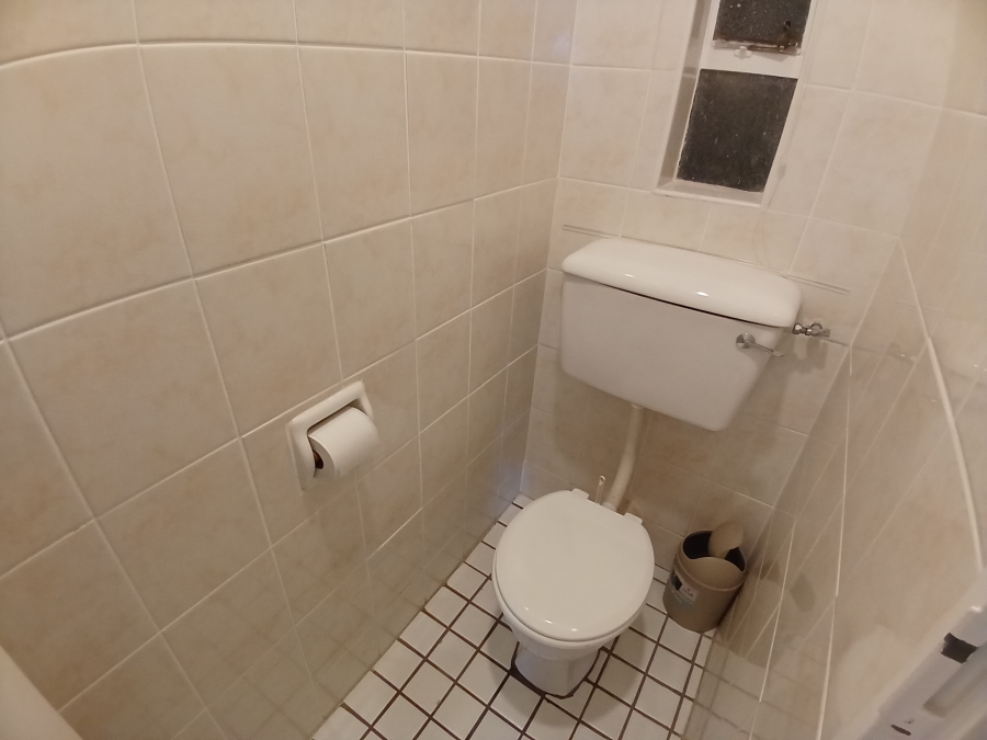 To Let 2 Bedroom Property for Rent in Summerstrand Eastern Cape